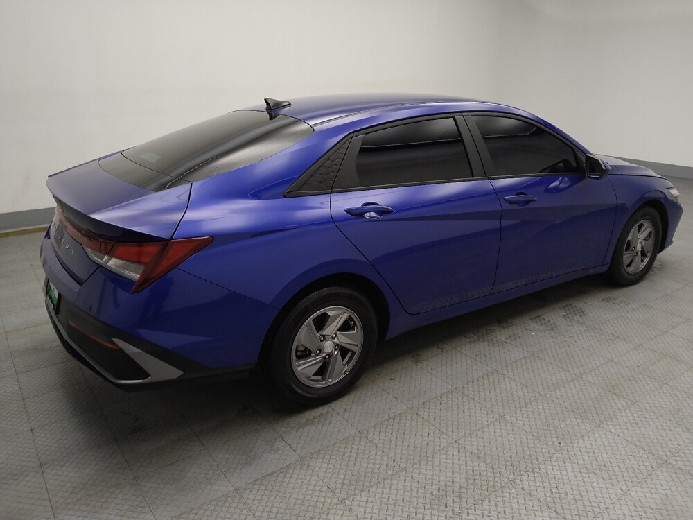 2024 Hyundai Elantra in Des Moines, IA 50310 - 18110380 10