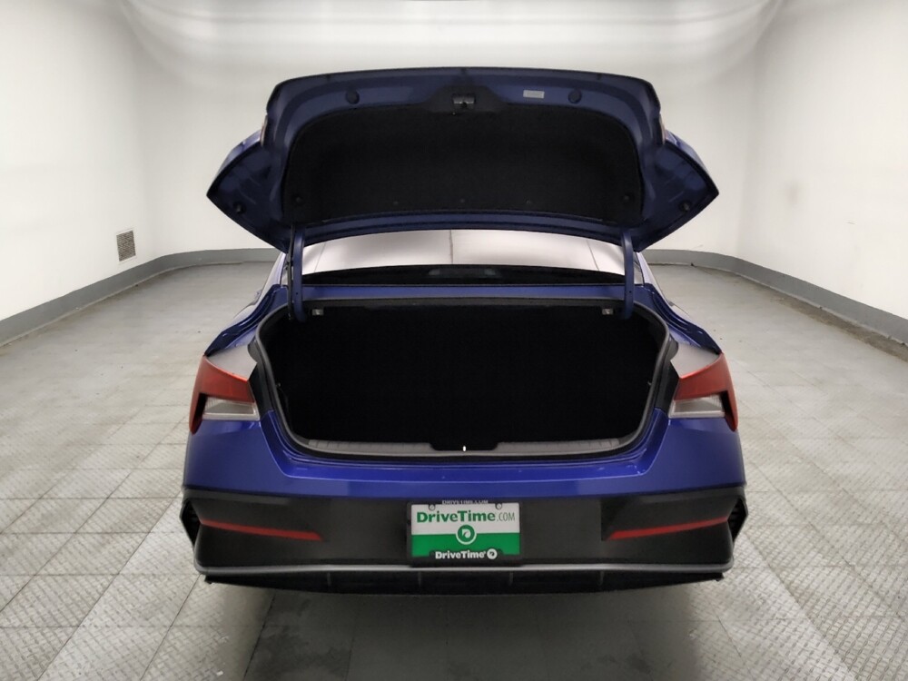 2024 Hyundai Elantra in Des Moines, IA 50310 - 18110380 29