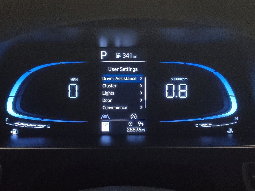 2024 Hyundai Elantra in Des Moines, IA 50310 - 18110380 23