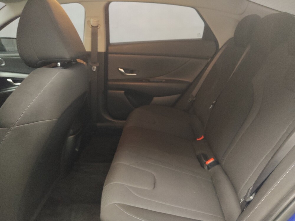 2024 Hyundai Elantra in Des Moines, IA 50310 - 18110380 18