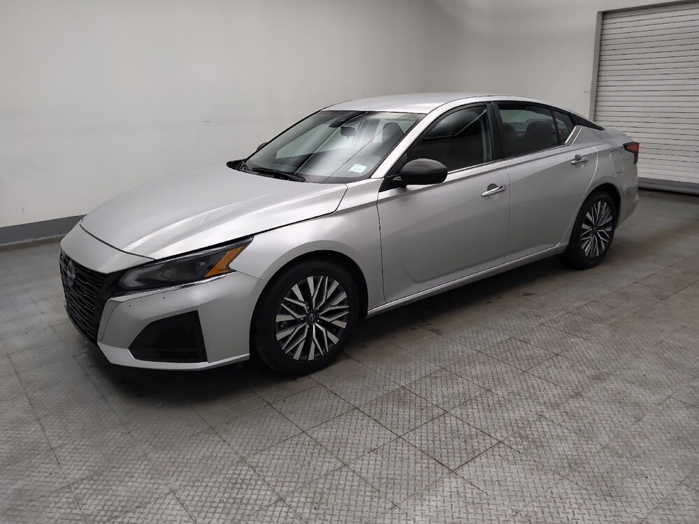 2024 Nissan Altima in Des Moines, IA 50310 - 18110383 2