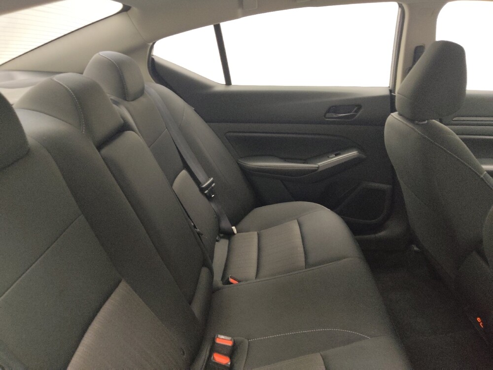 2024 Nissan Altima in Des Moines, IA 50310 - 18110383 19