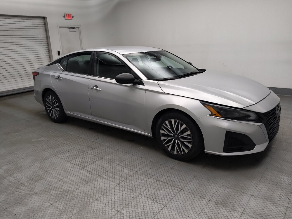 2024 Nissan Altima in Des Moines, IA 50310 - 18110383 11