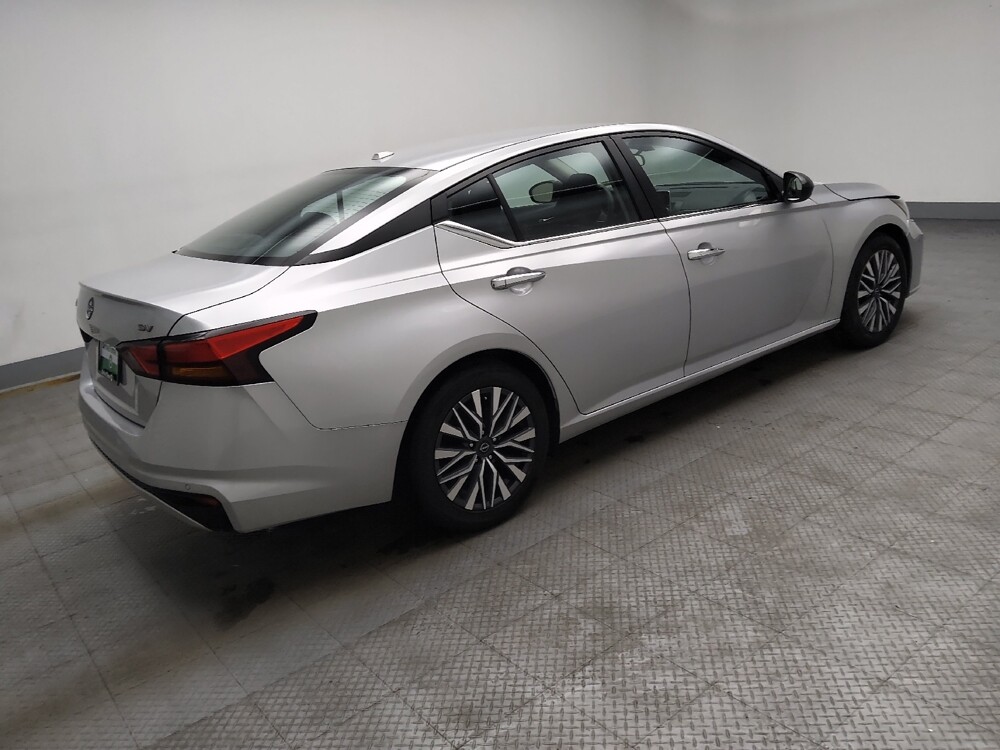 2024 Nissan Altima in Des Moines, IA 50310 - 18110383 10