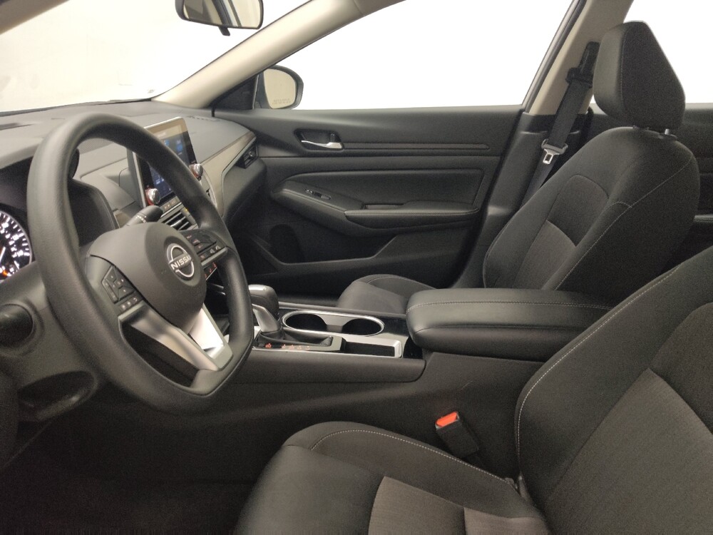 2024 Nissan Altima in Des Moines, IA 50310 - 18110383 17