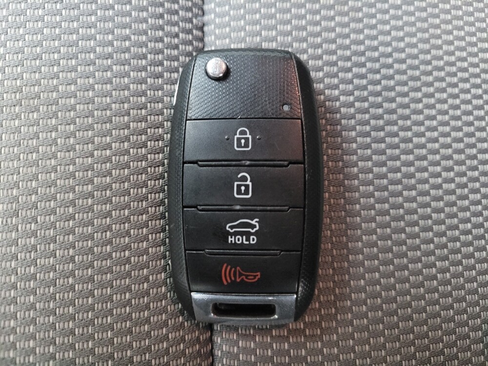 2017 Kia Forte in Grand Rapids, MI 49508 - 18110389 32