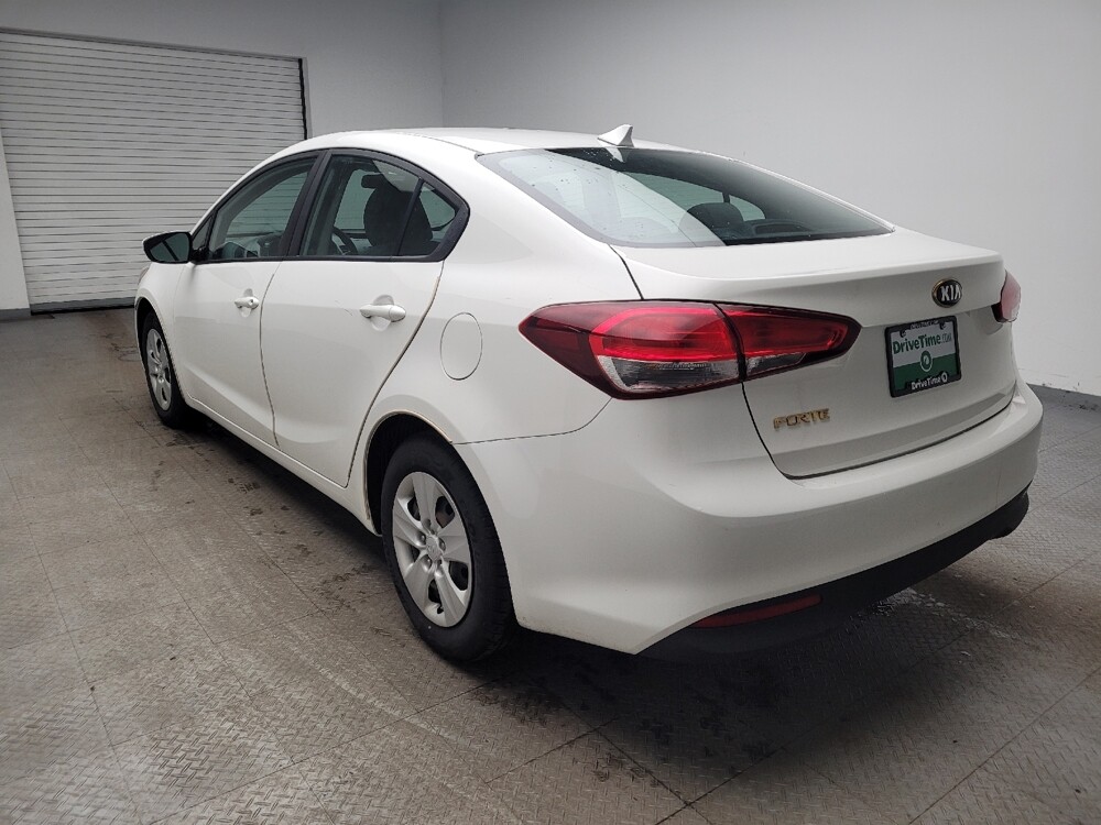 2017 Kia Forte in Grand Rapids, MI 49508 - 18110389 5