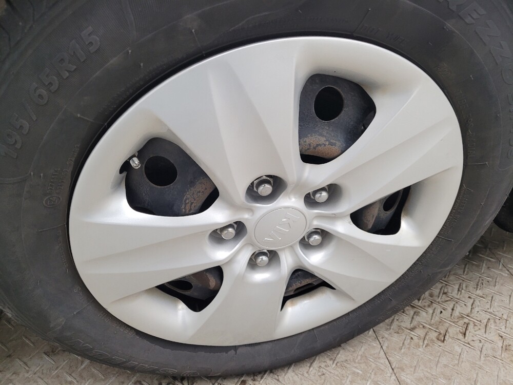 2017 Kia Forte in Grand Rapids, MI 49508 - 18110389 31