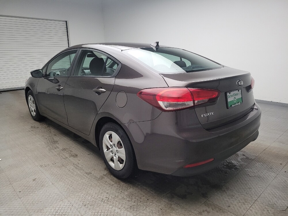 2017 Kia Forte in Eastpointe, MI 48021 - 18110390 3