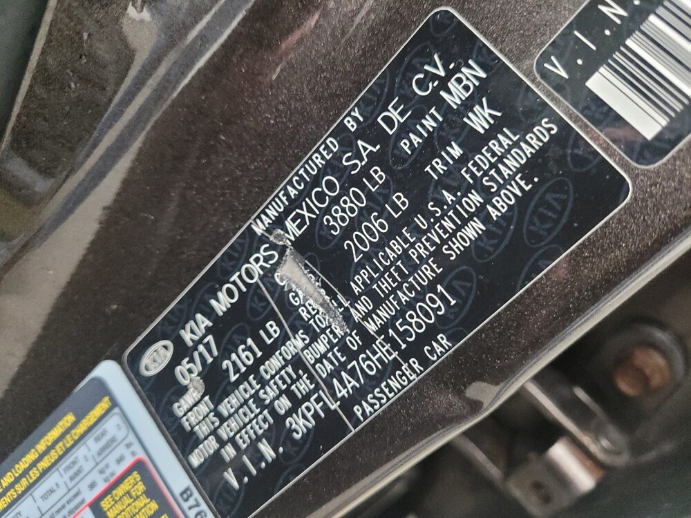 2017 Kia Forte in Eastpointe, MI 48021 - 18110390 33