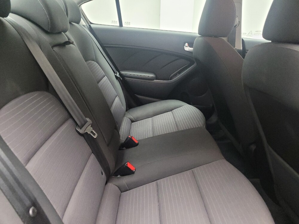 2017 Kia Forte in Eastpointe, MI 48021 - 18110390 19