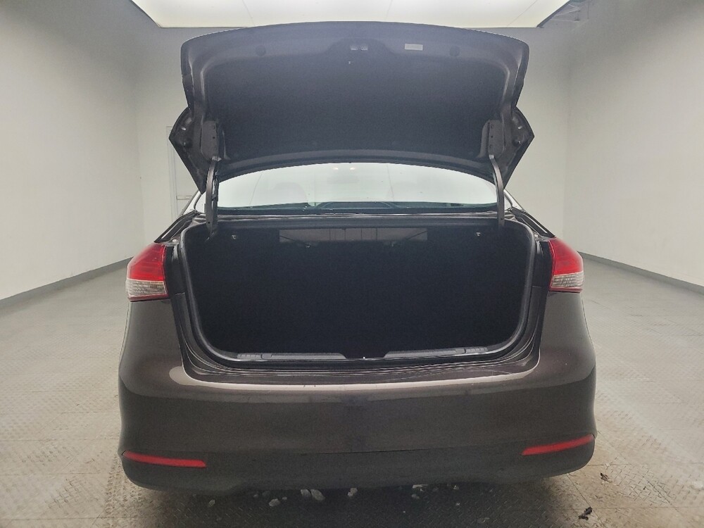 2017 Kia Forte in Eastpointe, MI 48021 - 18110390 29