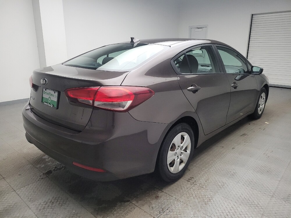 2017 Kia Forte in Eastpointe, MI 48021 - 18110390 10