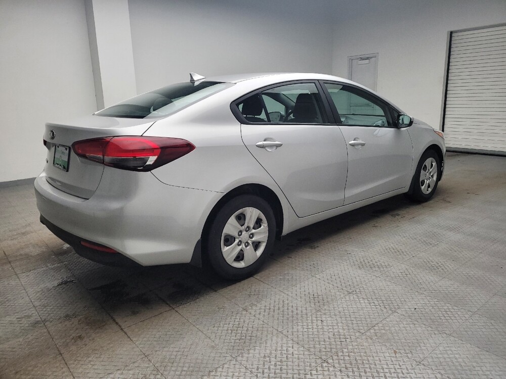 2018 Kia Forte in Eastpointe, MI 48021 - 18110391 10