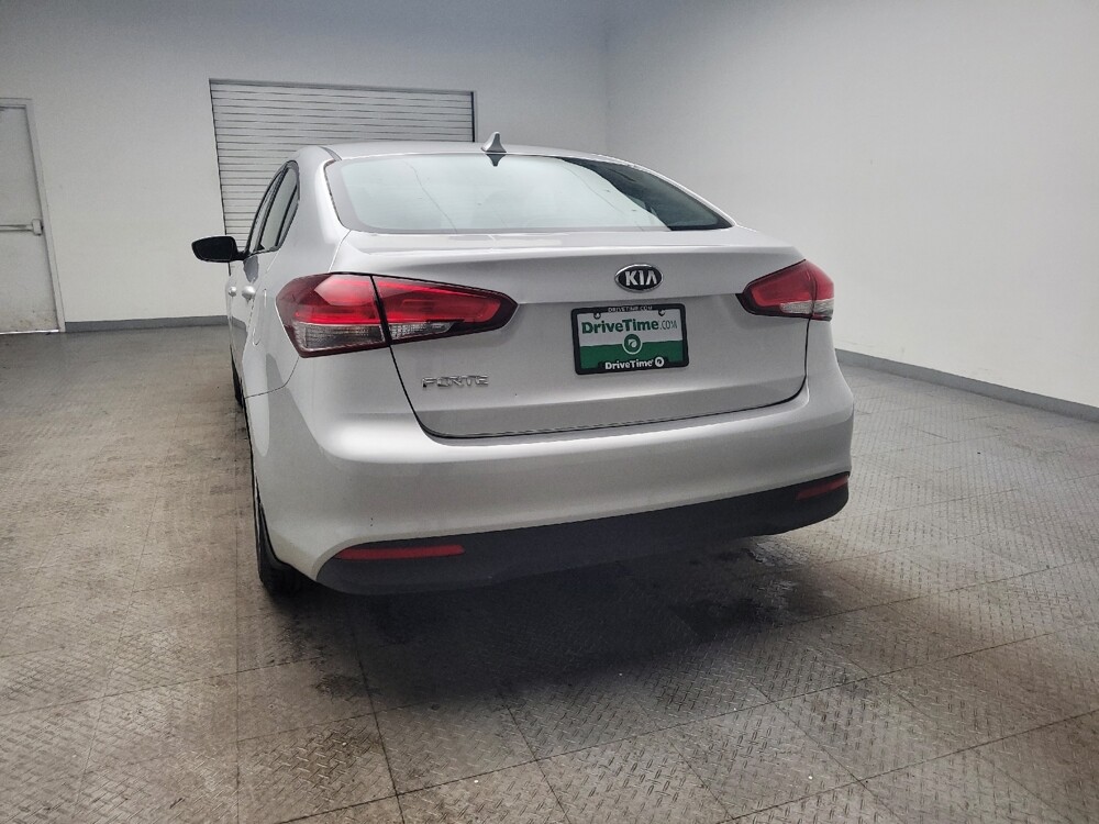 2018 Kia Forte in Eastpointe, MI 48021 - 18110391 6