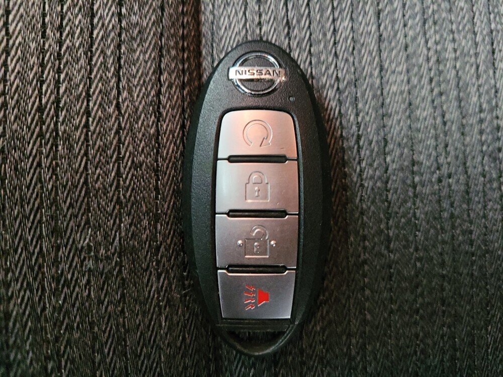 2021 Nissan Rogue in Grand Rapids, MI 49508 - 18110392 32