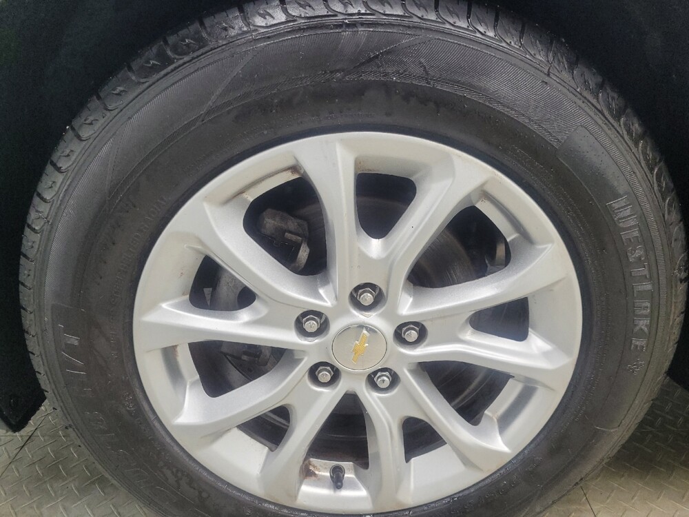 2019 Chevrolet Equinox in Highland, IN 46322 - 18110400 31