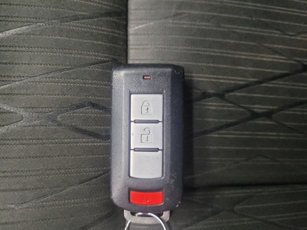 2020 Mitsubishi Eclipse Cross in Highland, IN 46322 - 18110402 32