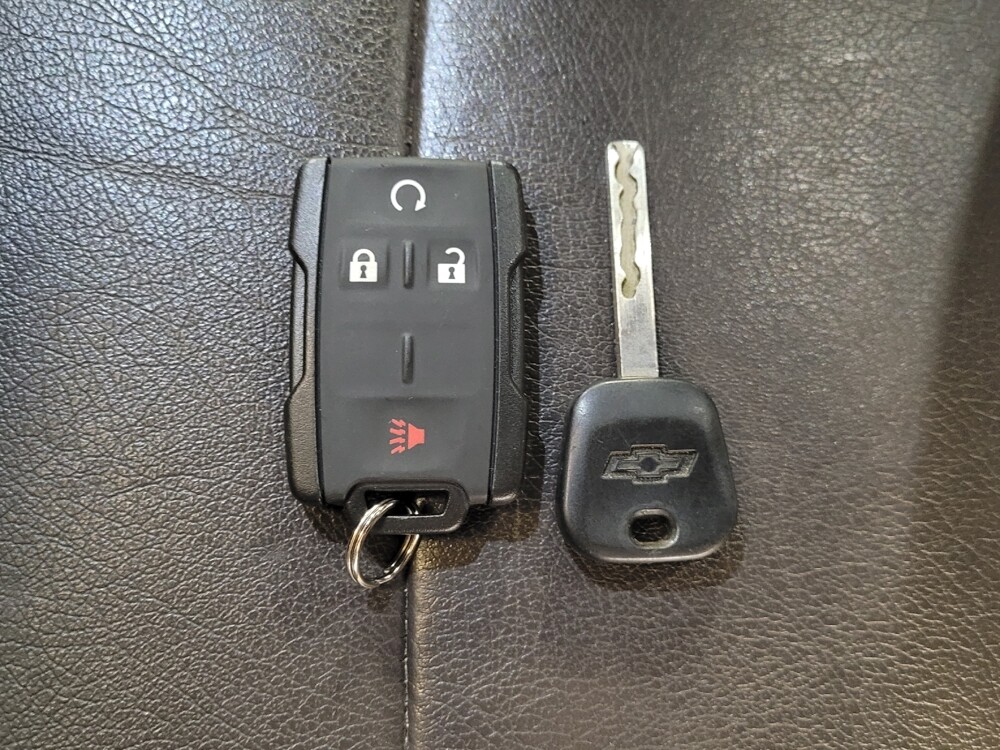 2015 Chevrolet Silverado 1500 in Lauderdale Lakes, FL 33313 - 18110406 32