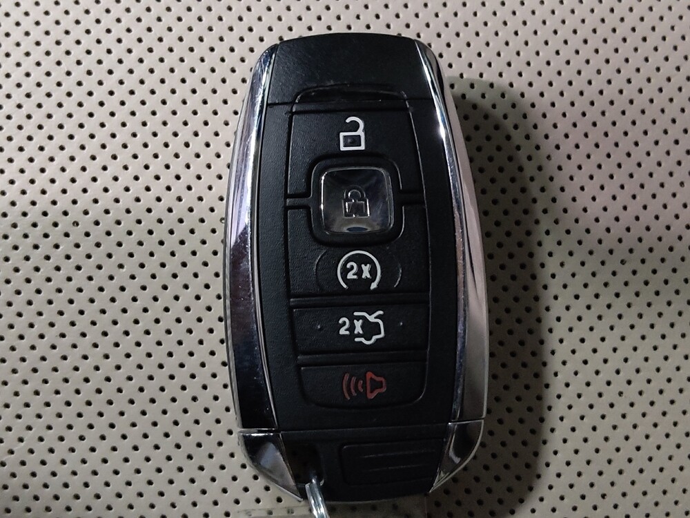 2019 Lincoln Nautilus in Clearwater, FL 33764 - 18110430 32