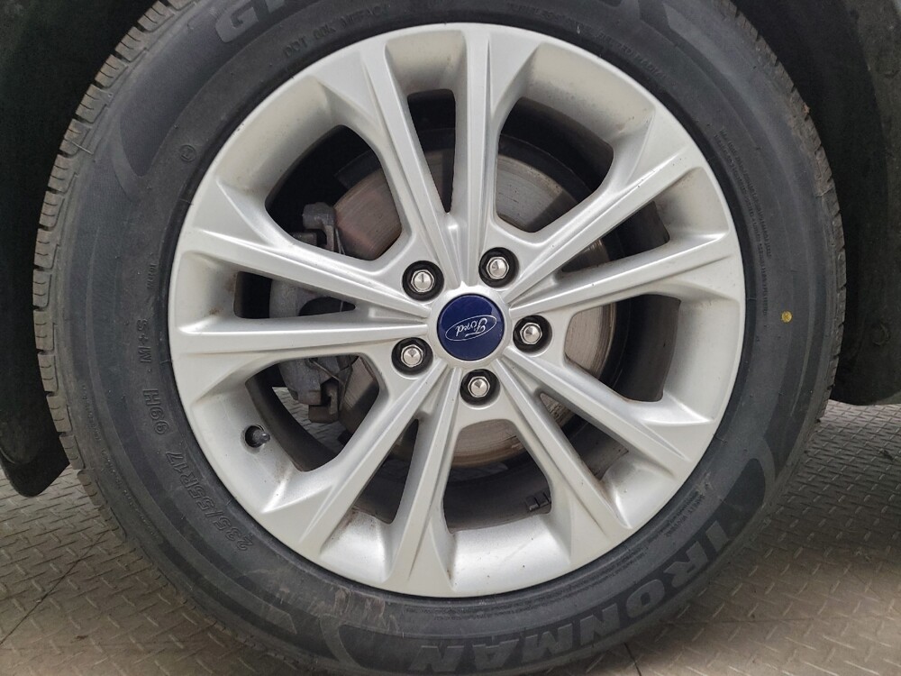 2018 Ford Escape in Eastpointe, MI 48021 - 18110440 31