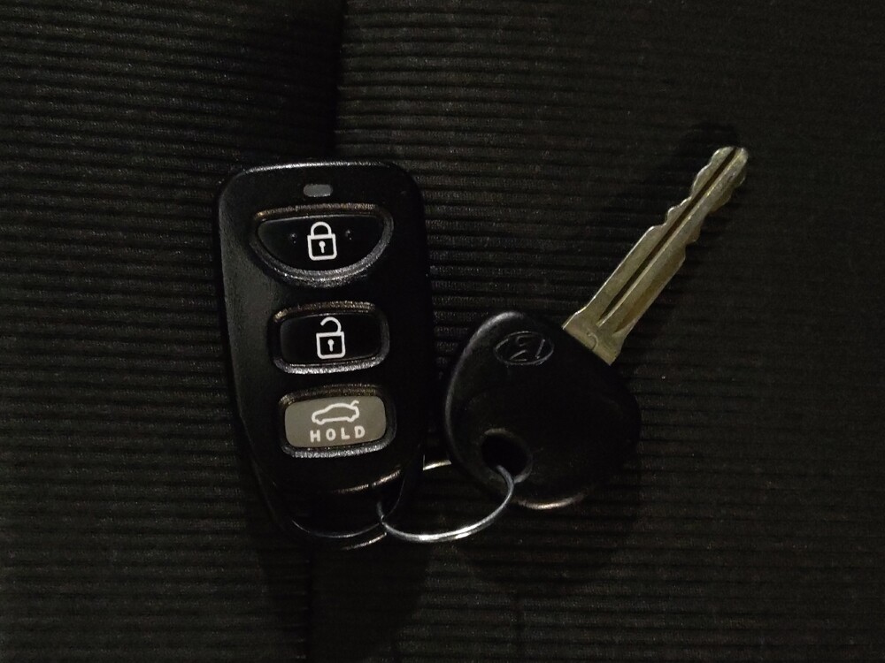 2018 Hyundai Elantra in Sanford, FL 32773 - 18110457 32