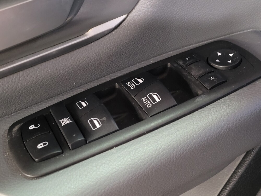 2021 RAM 1500 in Lauderdale Lakes, FL 33313 - 18110463 27