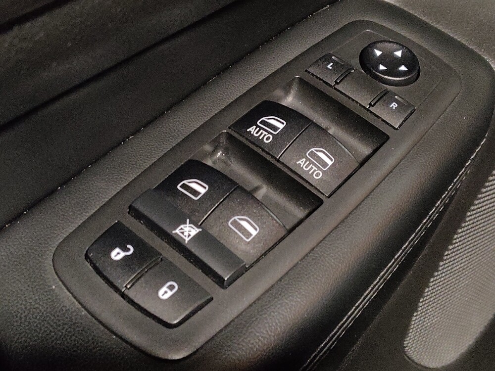 2018 Jeep Grand Cherokee in Jacksonville, FL 32225 - 18110486 27