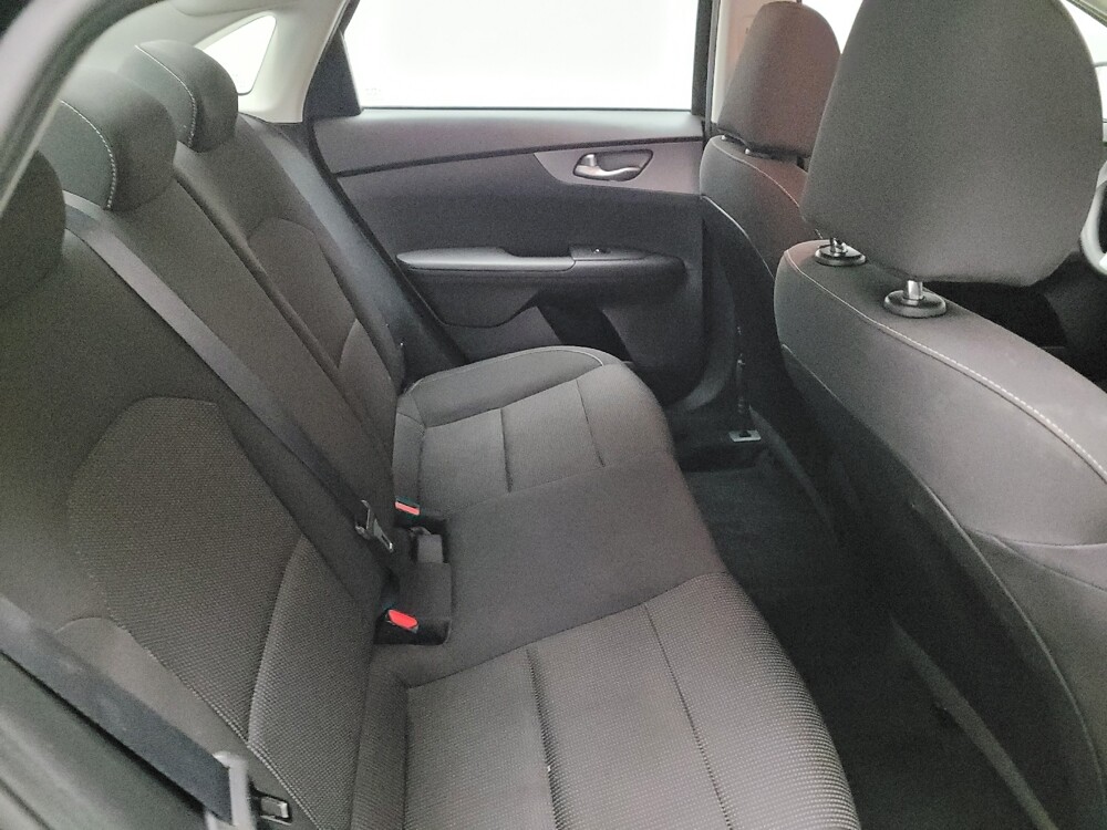 2020 Kia Forte in Downey, CA 90241 - 18110506 19