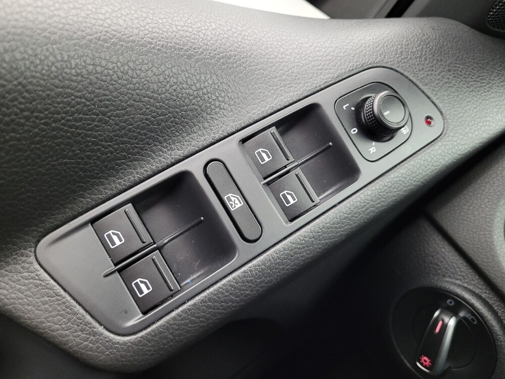 2018 Volkswagen Tiguan in Maple Heights, OH 44137 - 18110530 27