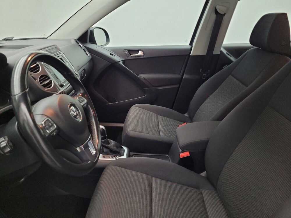 2018 Volkswagen Tiguan in Maple Heights, OH 44137 - 18110530 17