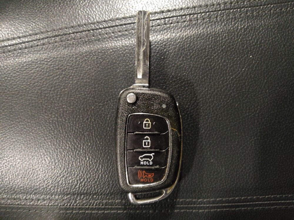 2018 Hyundai Santa Fe in Marietta, GA 30062 - 18110546 32