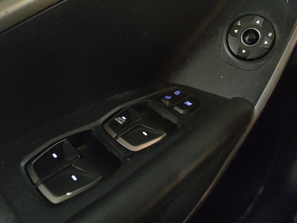 2018 Hyundai Santa Fe in Marietta, GA 30062 - 18110546 27