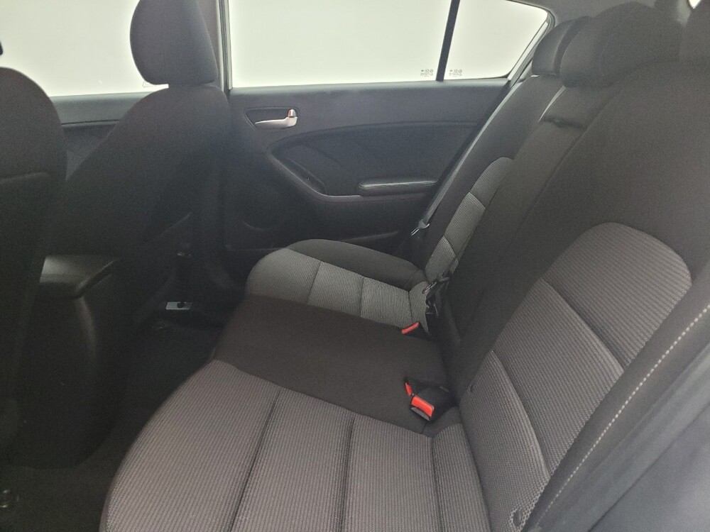 2017 Kia Forte in Eastpointe, MI 48021 - 18110579 18