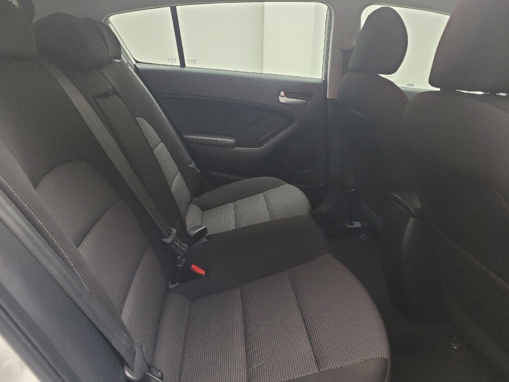 2017 Kia Forte in Eastpointe, MI 48021 - 18110579 19