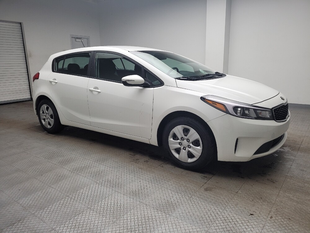 2017 Kia Forte in Eastpointe, MI 48021 - 18110579 11
