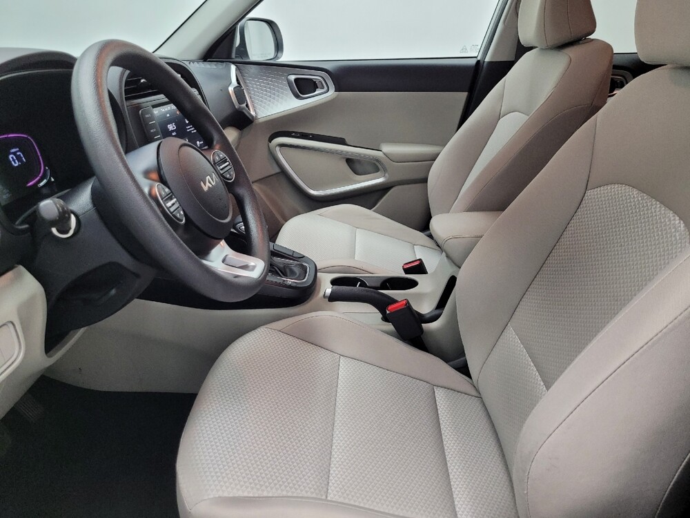 2025 Kia Soul in Las Vegas, NV 89102 - 18110591 17