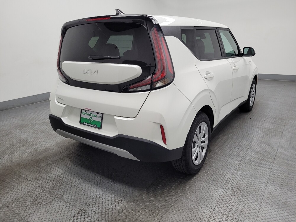 2025 Kia Soul in Las Vegas, NV 89102 - 18110591 9
