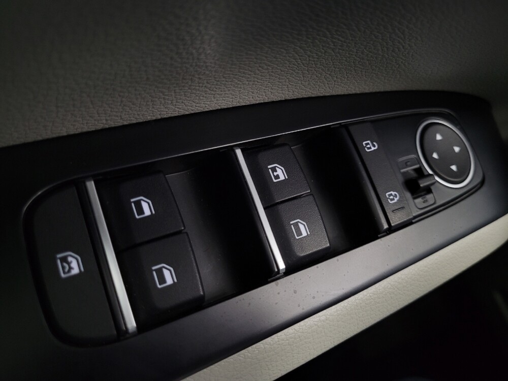 2025 Kia Soul in Las Vegas, NV 89102 - 18110591 27