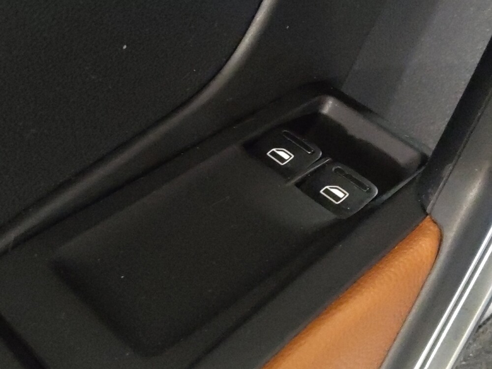 2016 Volkswagen Beetle in Mobile, AL 36606 - 18110595 27