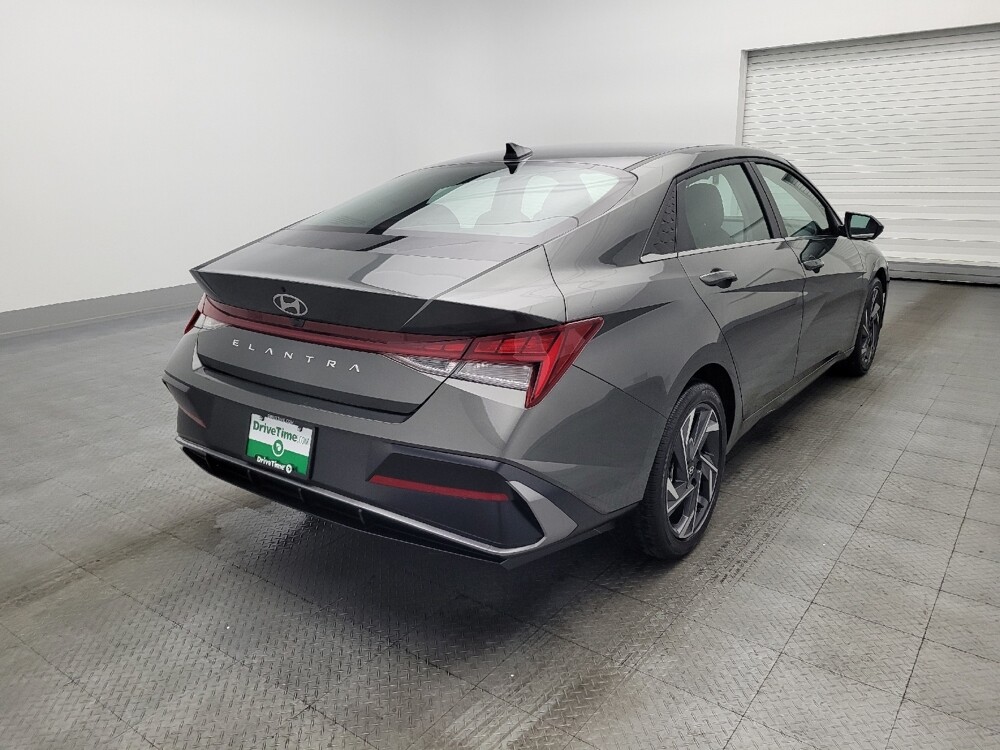 2025 Hyundai Elantra in Kissimmee, FL 34744 - 18110596 9