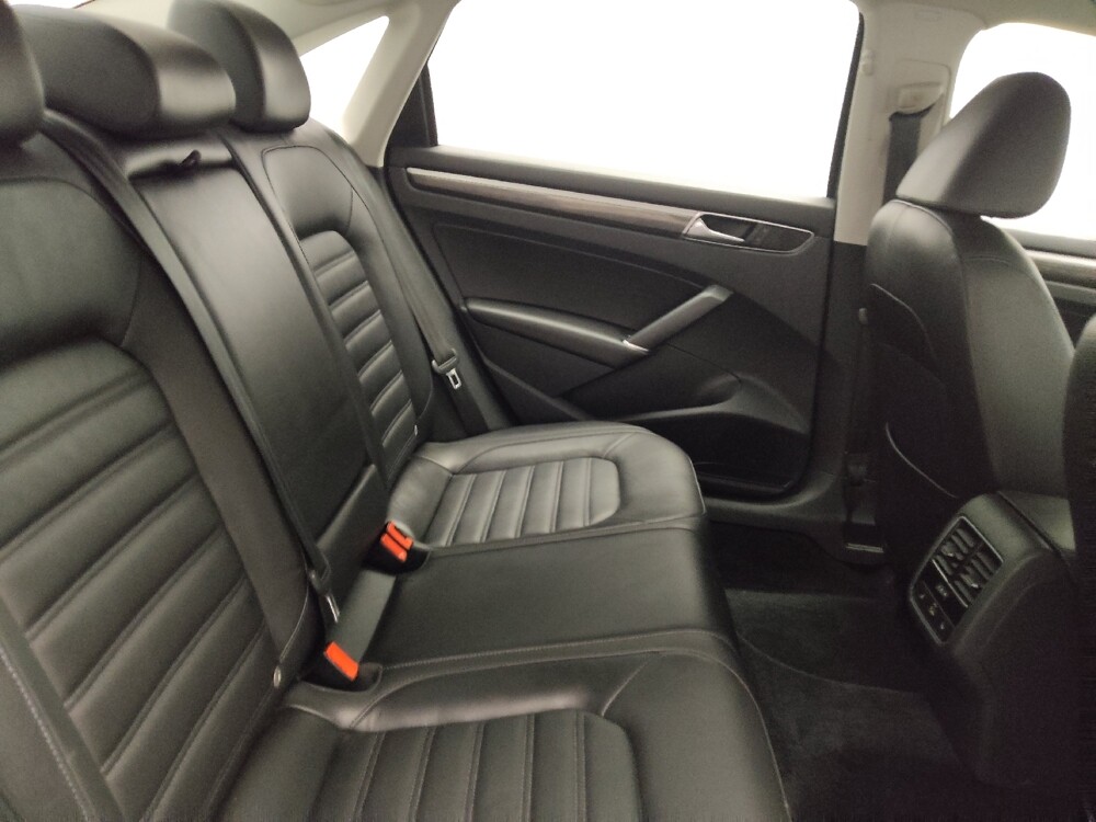 2016 Volkswagen Passat in Lewisville, TX 75067 - 18110599 19