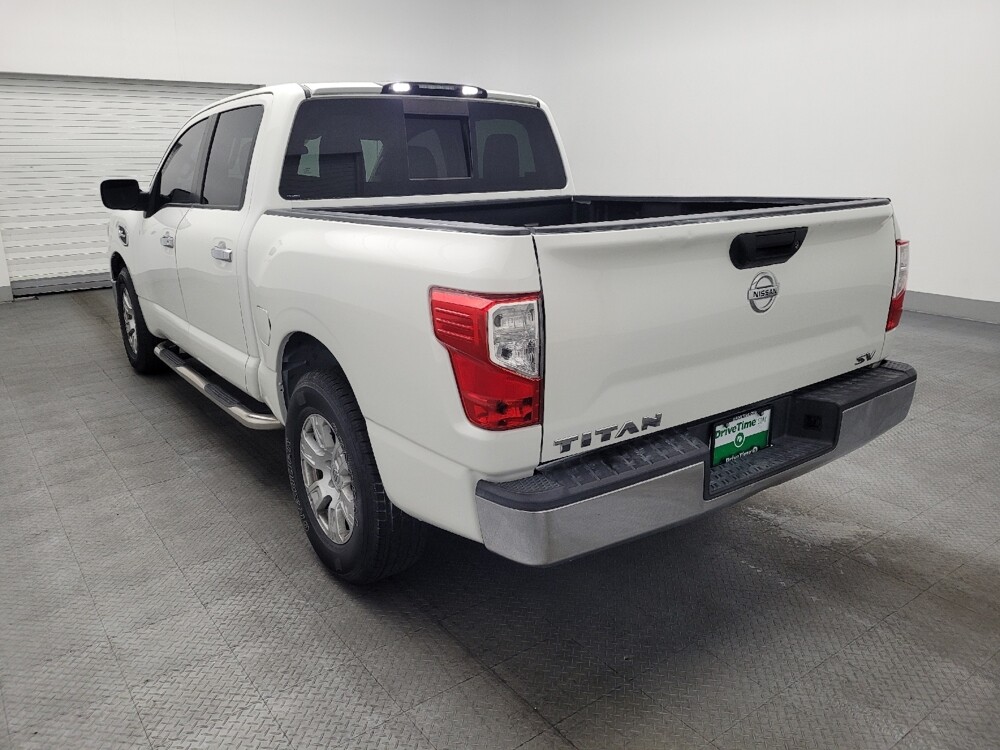 2017 Nissan Titan in Kissimmee, FL 34744 - 18110605 5