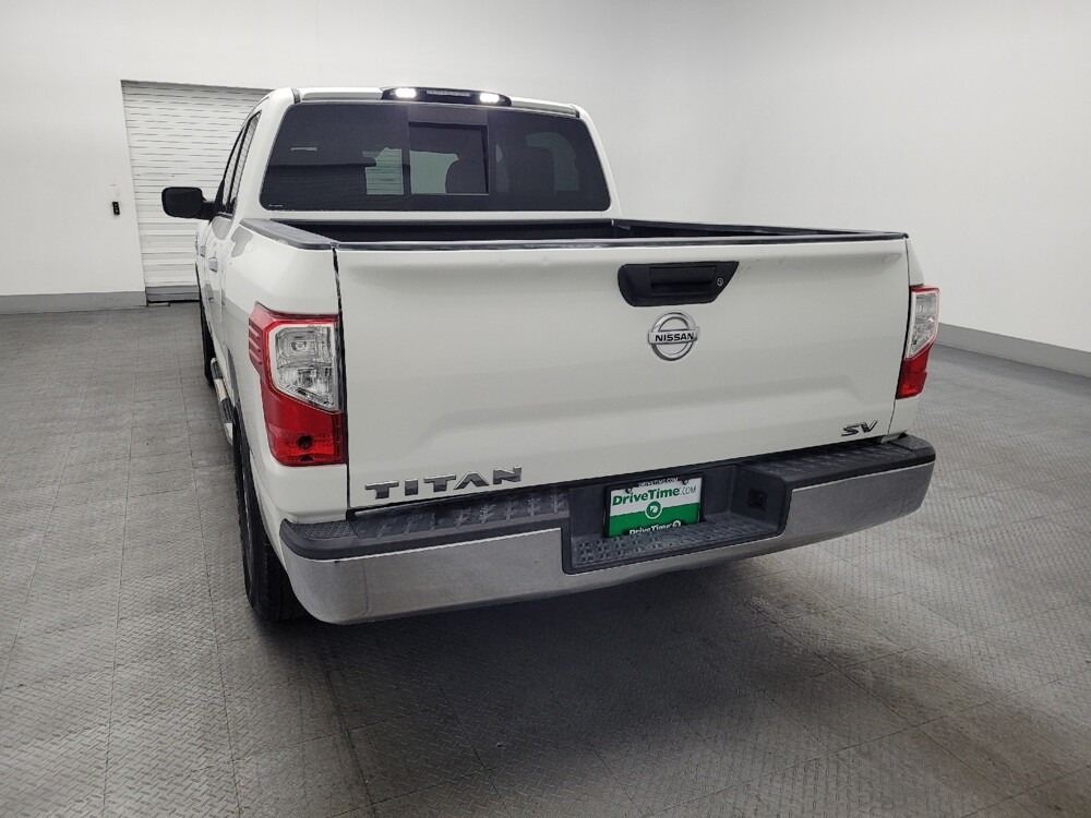 2017 Nissan Titan in Kissimmee, FL 34744 - 18110605 6