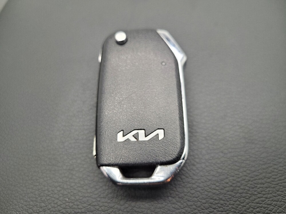 2022 Kia Soul in Las Vegas, NV 89102 - 18110617 32