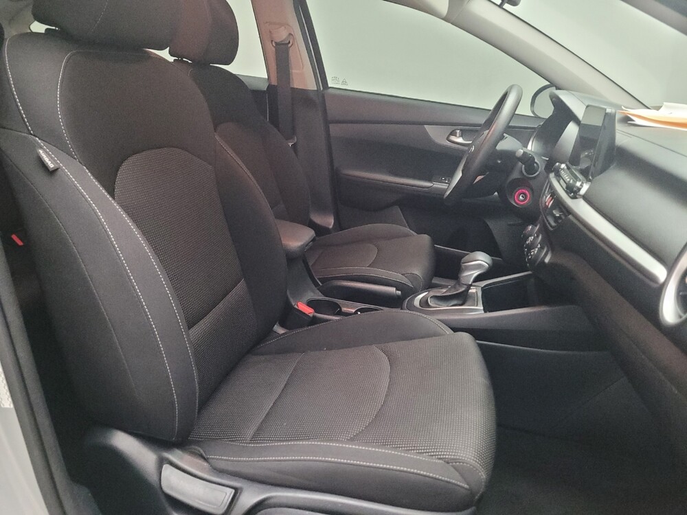 2020 Kia Forte in Montclair, CA 91763 - 18110622 21