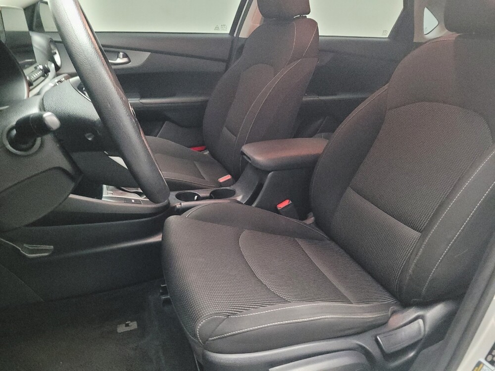 2020 Kia Forte in Montclair, CA 91763 - 18110622 17