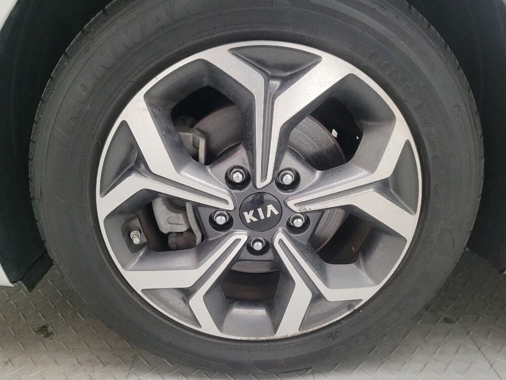 2020 Kia Forte in Montclair, CA 91763 - 18110622 31