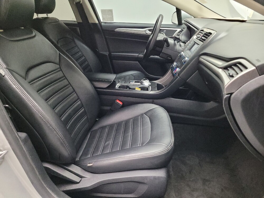 2019 Ford Fusion in Montclair, CA 91763 - 18110624 21