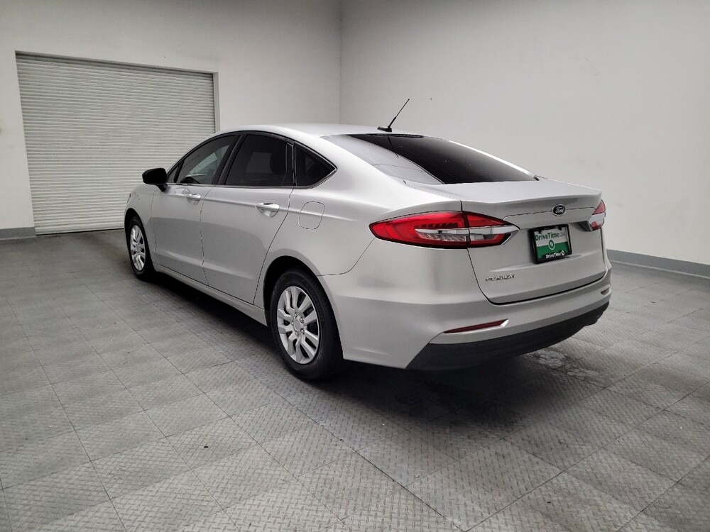 2019 Ford Fusion in Montclair, CA 91763 - 18110624 5